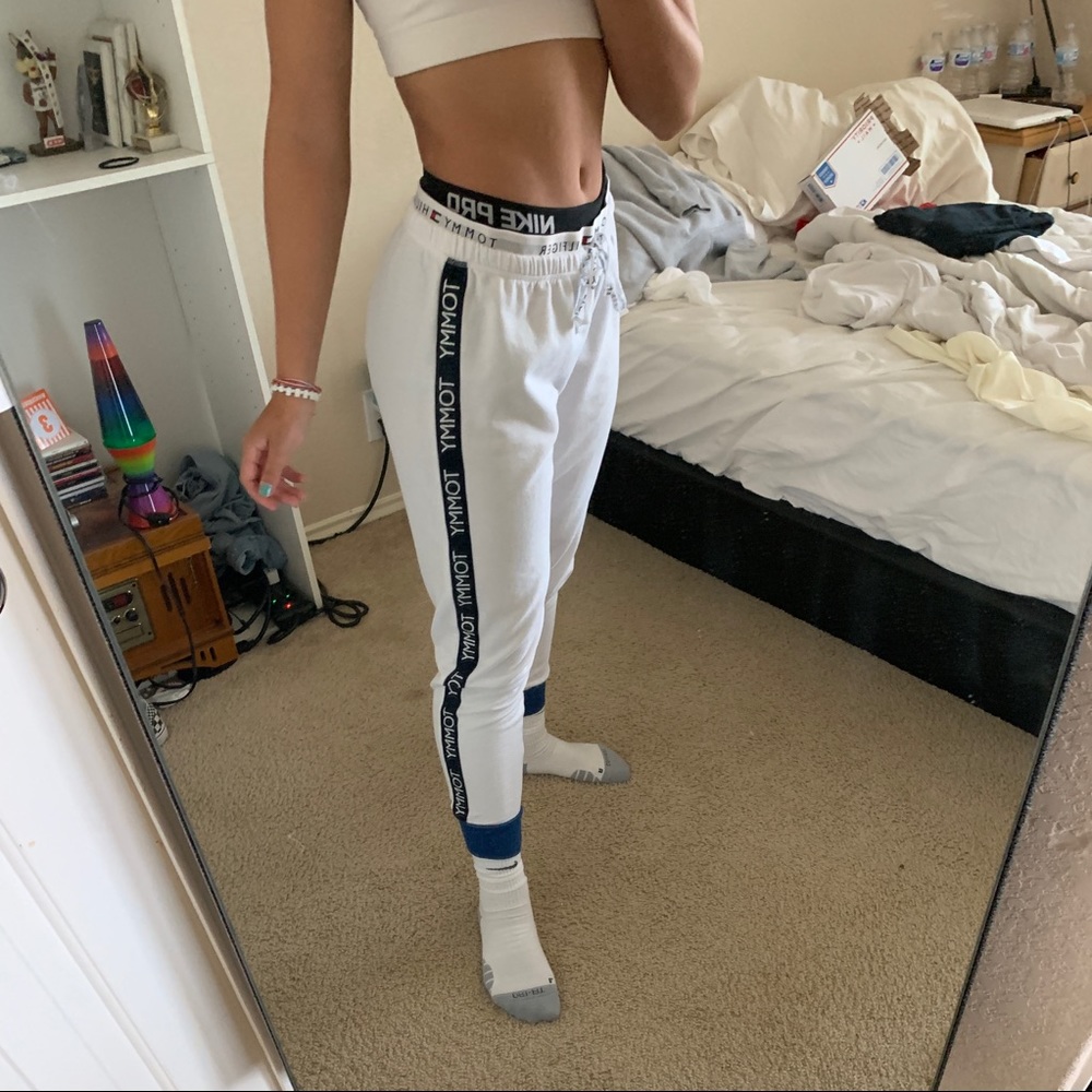White Tommy Joggers🤍